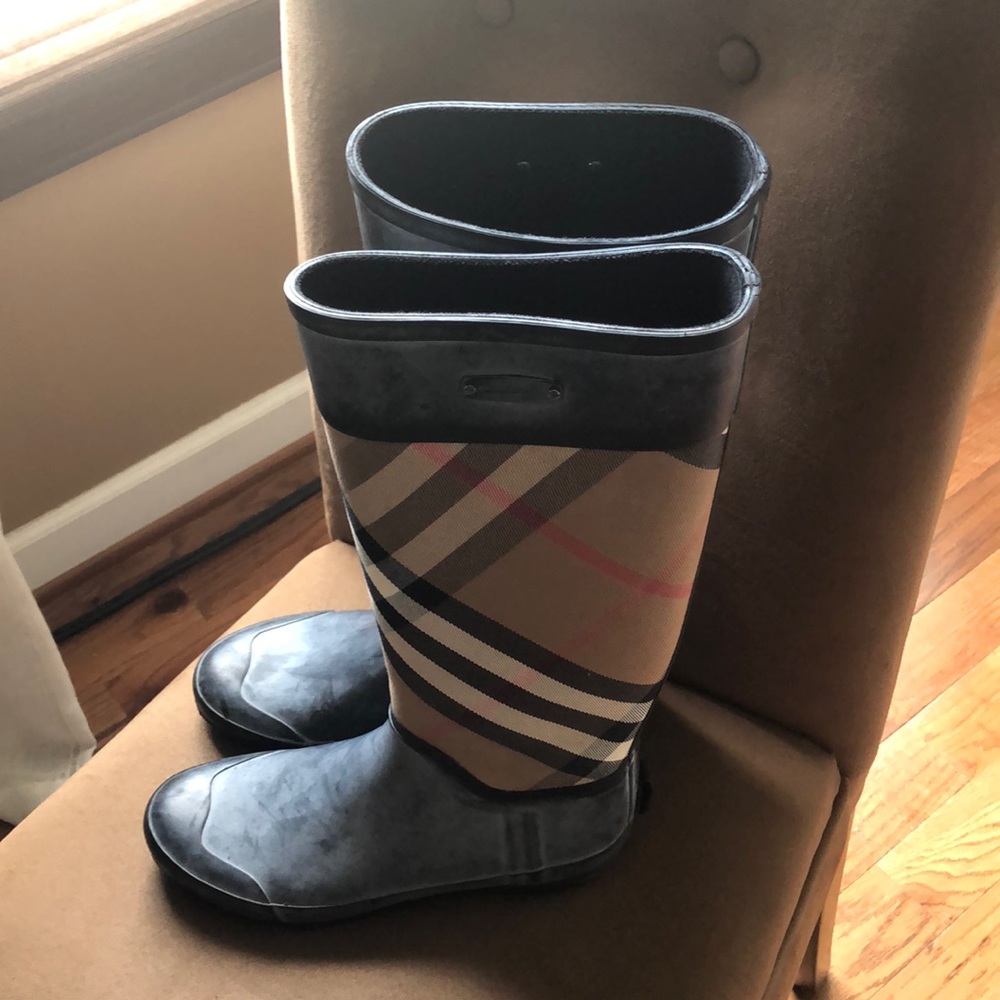Burberry rain boots